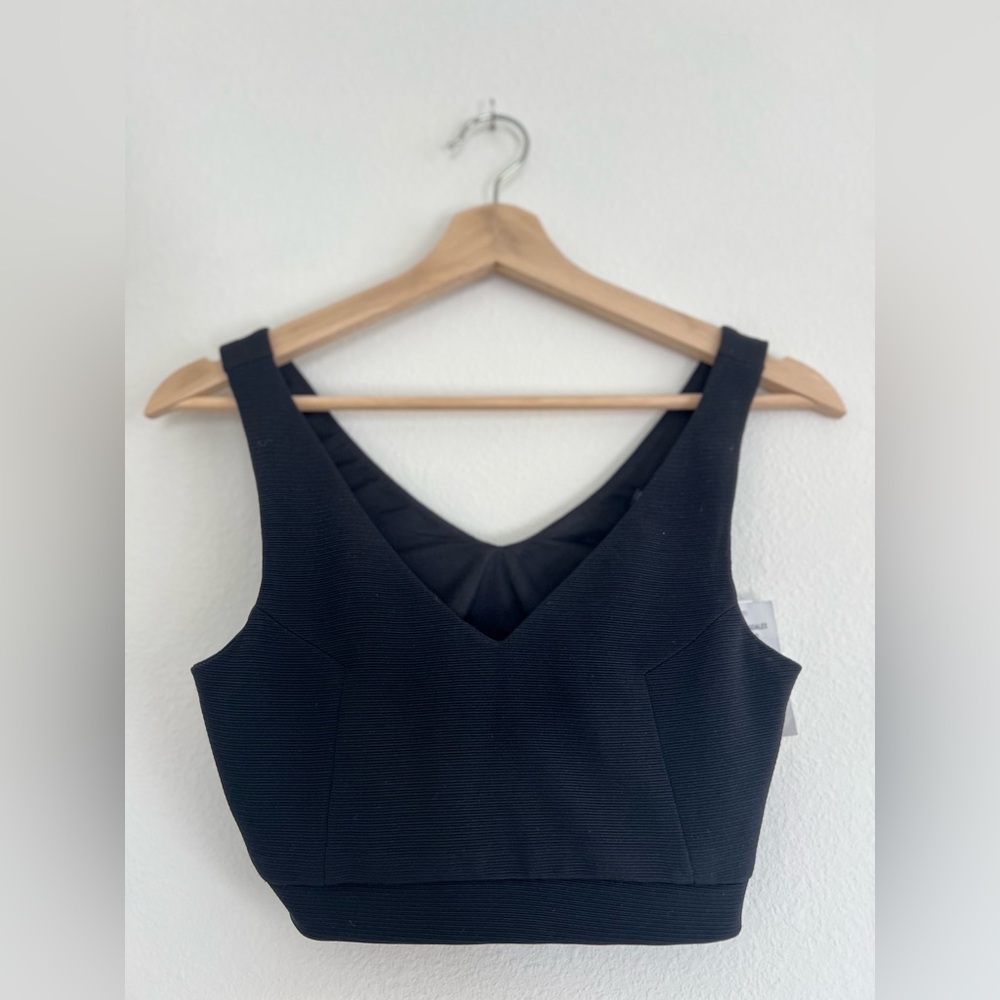 Elegante and good quality black crop top 🖤